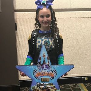 Meet your Posher, Mia